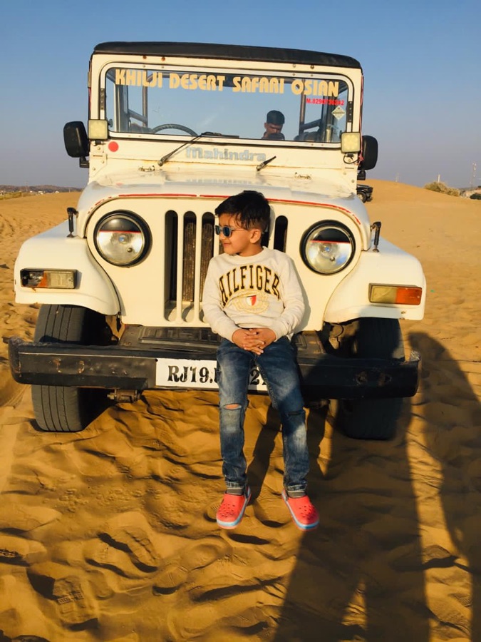 A safari jeep on the sand dunes at Osian